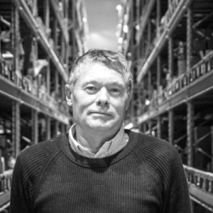 Bilde av Henning Øland selger ved Industrisalg